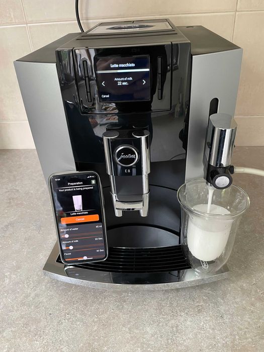 Espresor expresor aparat de cafea  jura E8 cu garantie