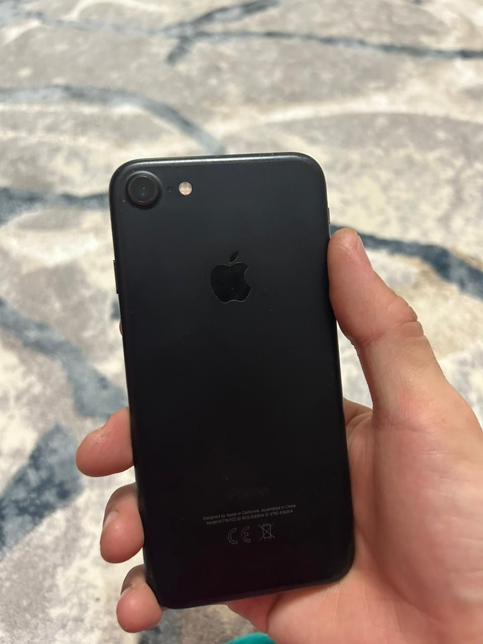 Продается iPhone 7