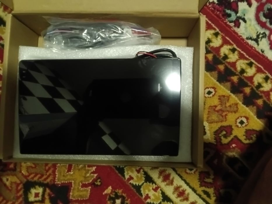 manitor 12 duym BERG