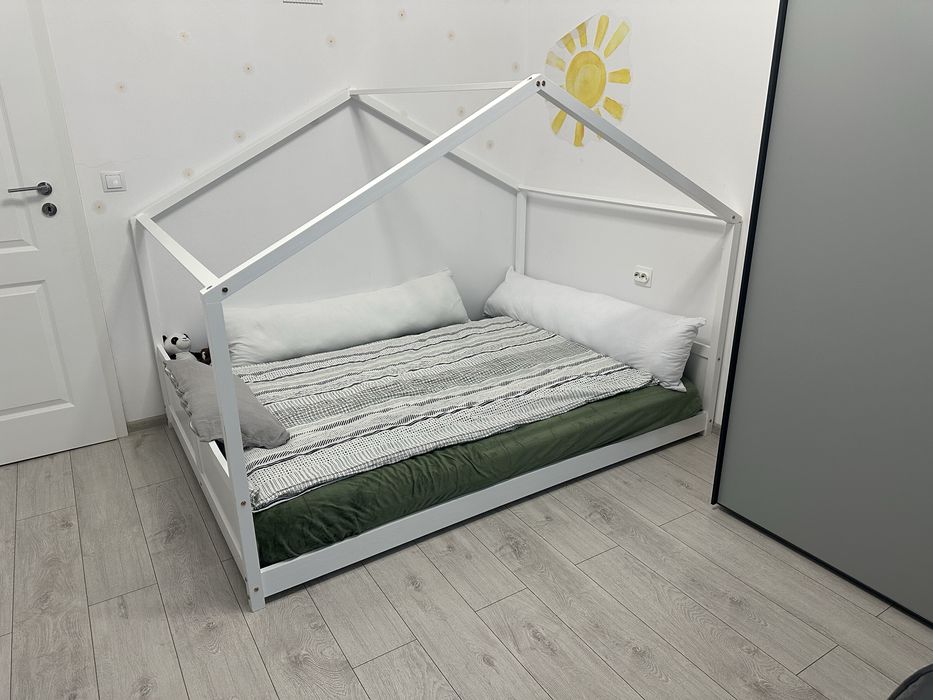 Pat casuta lemn 140/200 cm