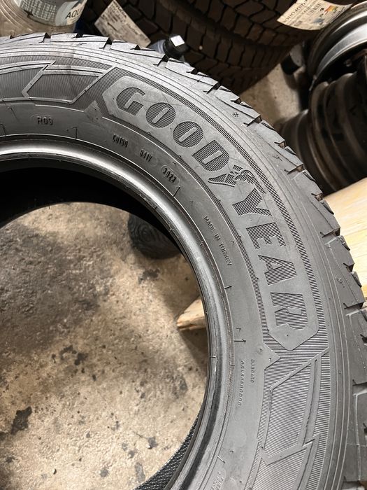 4 anvelope iarna 235/65/16 C , GoodYear , DOT 2023