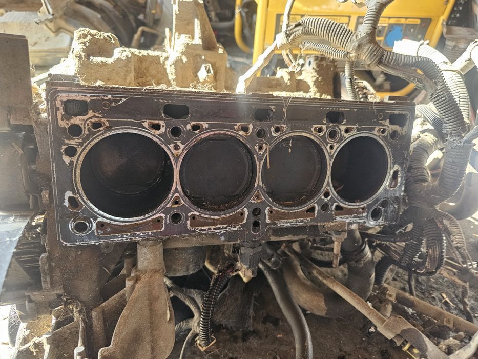 Bloc motor ambielat  Dacia Logan Mcv 1.6 16 valve benzina