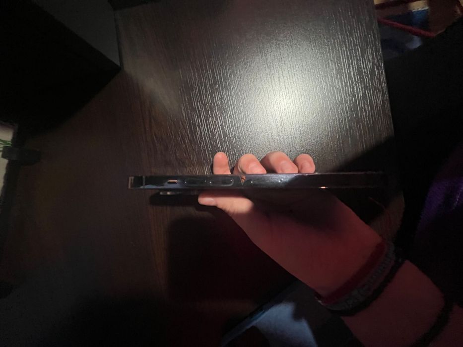 Vand iPhone 13 Pro + Husa originala