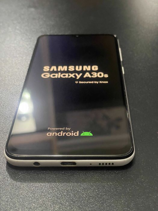 Продается телефон Samsung A30s