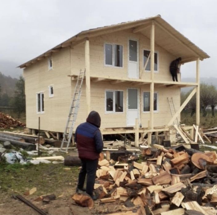 Vand si produc case si cabane din lemn