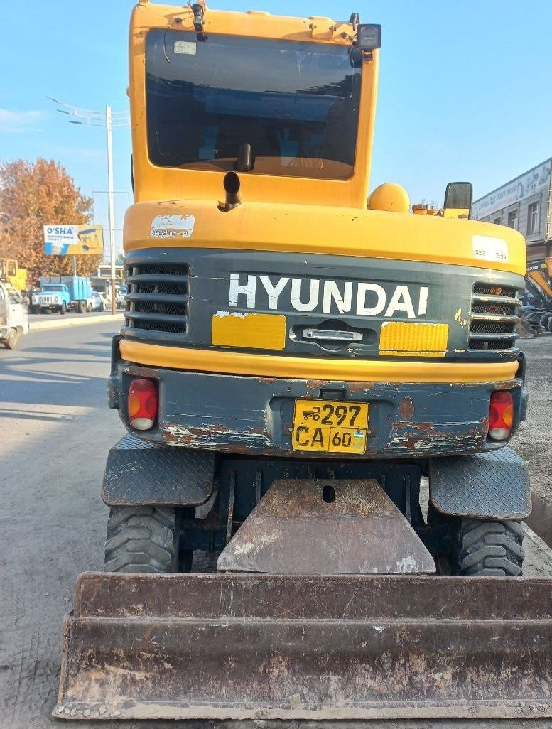 Hyundai 55W sotiladi