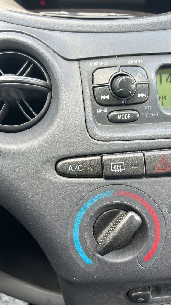 Toyota Yaris 1300 .