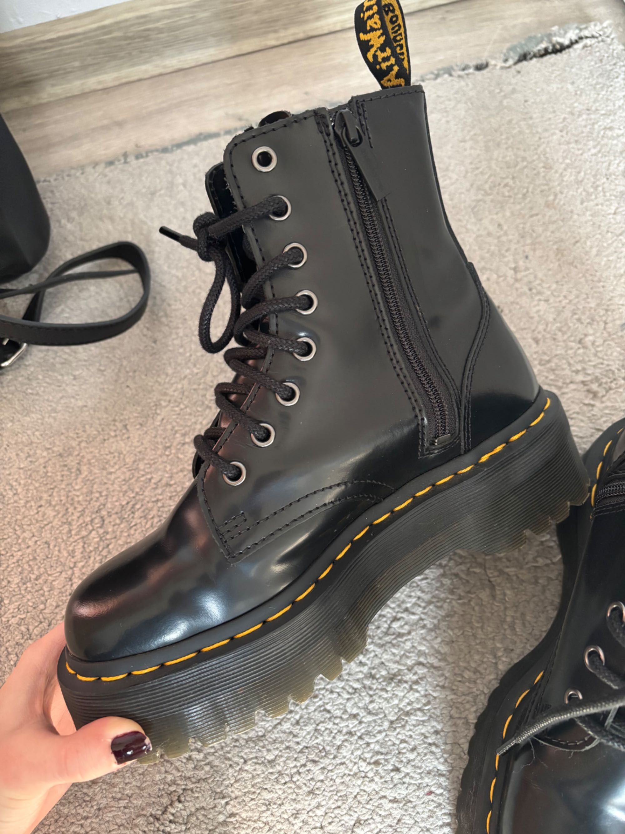 bocanci dr. Martens