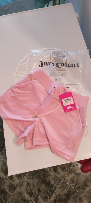 Oferta Pantaloni scurti dama JUICY COUTURE originali model nou S si M