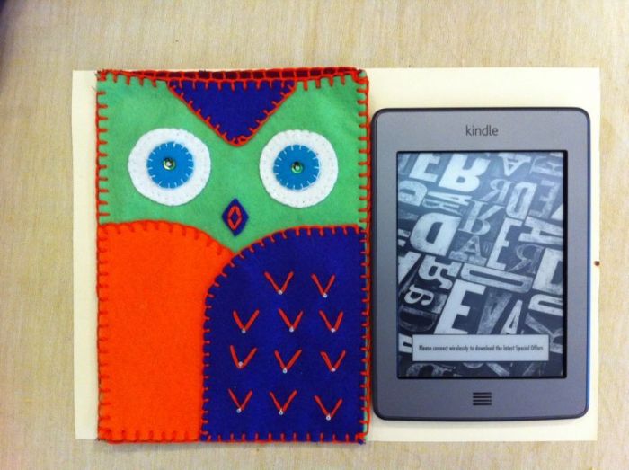 Husa protectie Kindle model panda, produs handmade din fetru.