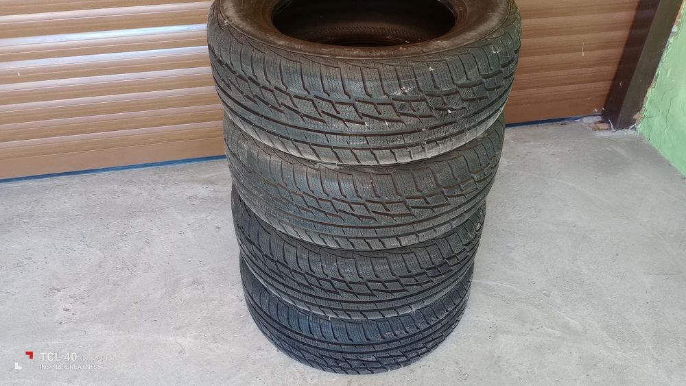 Продава се зимни гуми