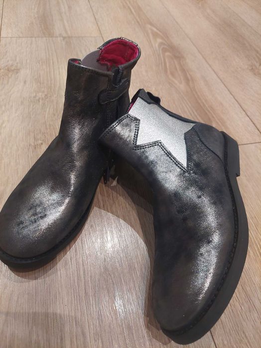 БОТИ МОМИЧЕ, естествена кожа