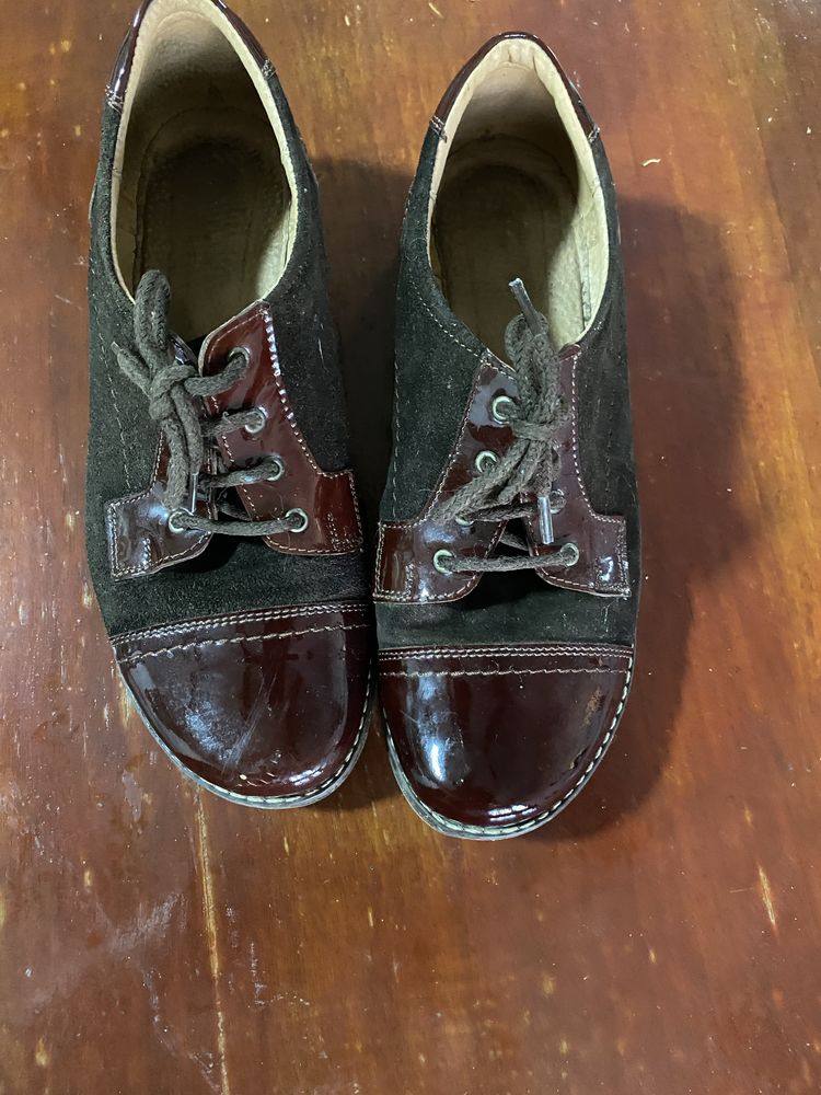 Pantofi de piele