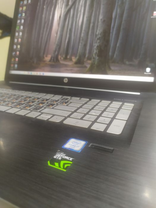 HP İntel İ7 noutbook