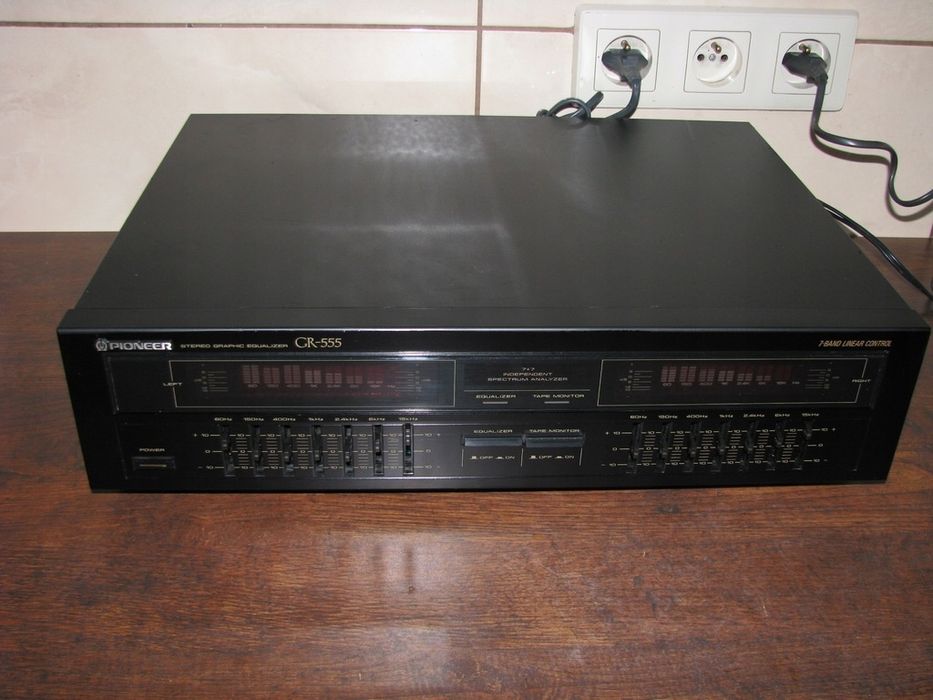 Pioneer GR-555. Top egalizator. Estetică perfectă. Preț fix !