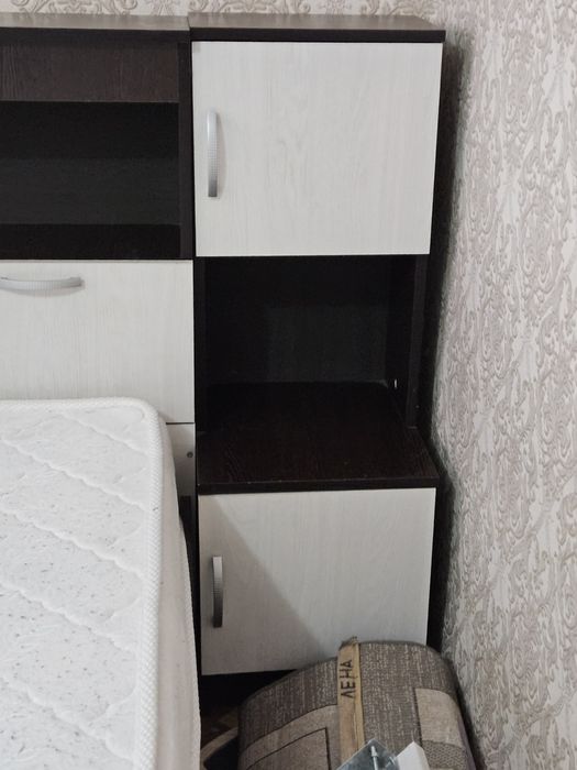 Кровать с матрасом