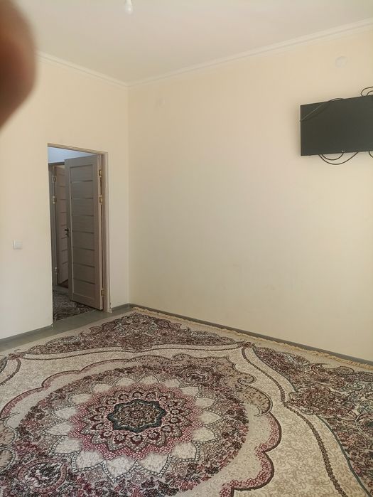 Qorasuv 1 da Fayzmarketni qarshisidagi domda yangi ikki xonalik uy