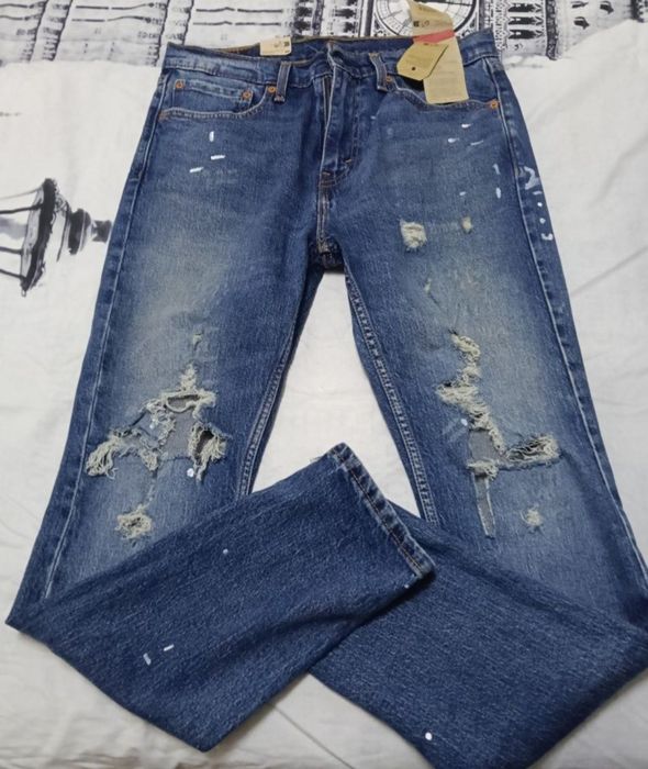 Blugi Levis noi mărimea 32