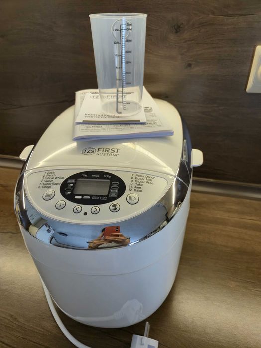 Хлебопекарна с две бъркалки First Austria FA-5152-3, 850W, 12 програми