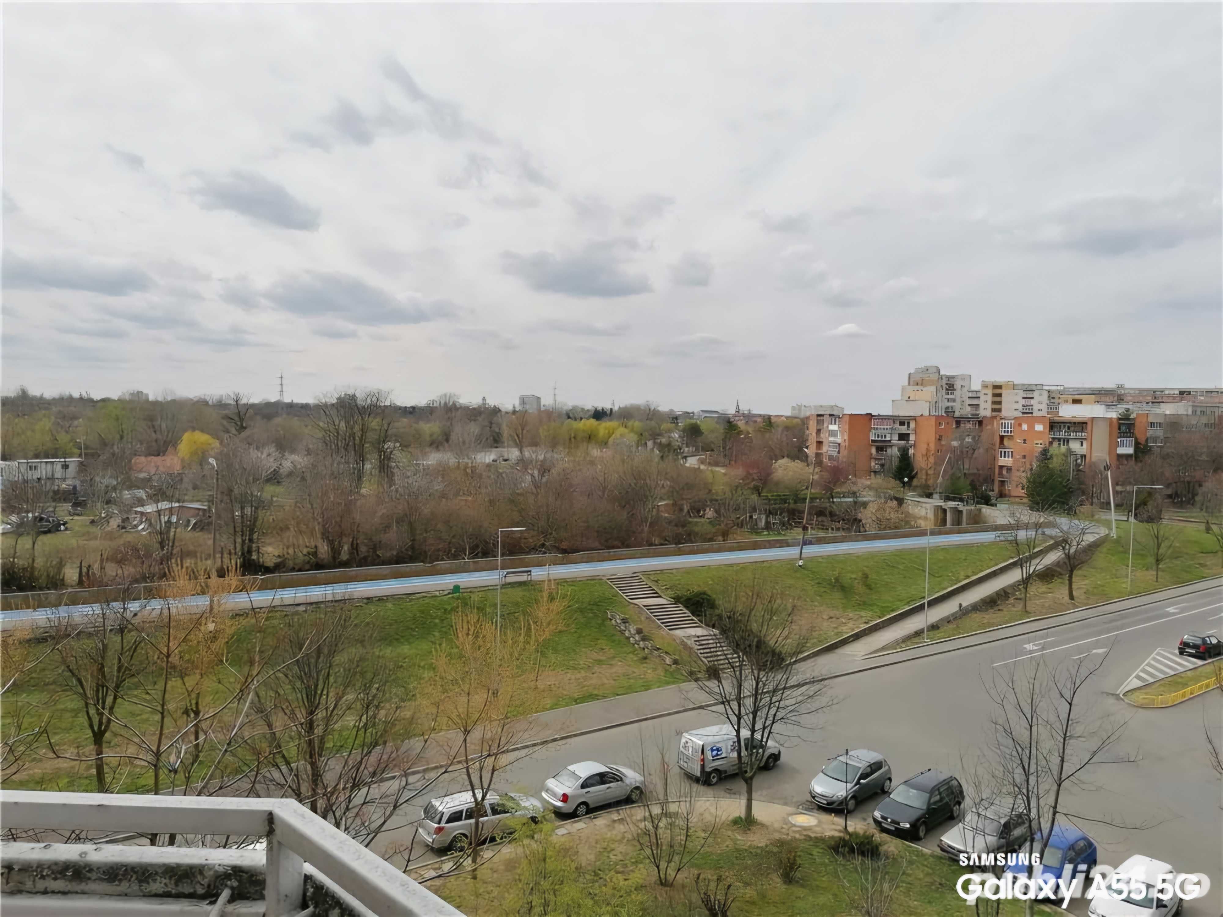 Apartament 2 camere, balcon,bucatarie,mobilat,centrala,clima,zona 300