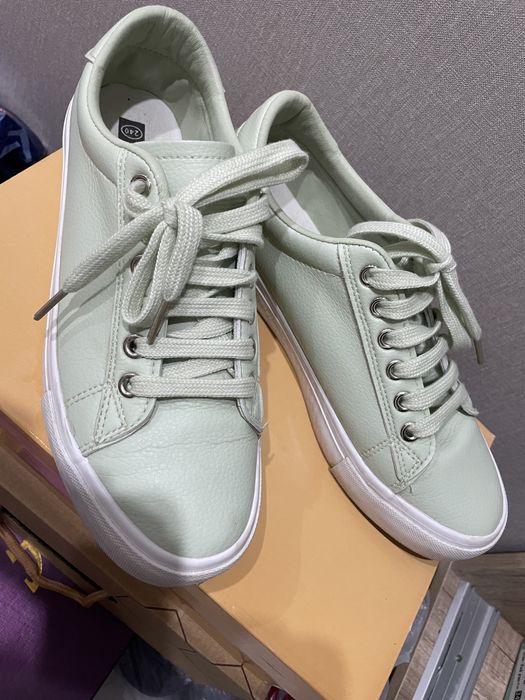 Обувь кроссовки 38 р