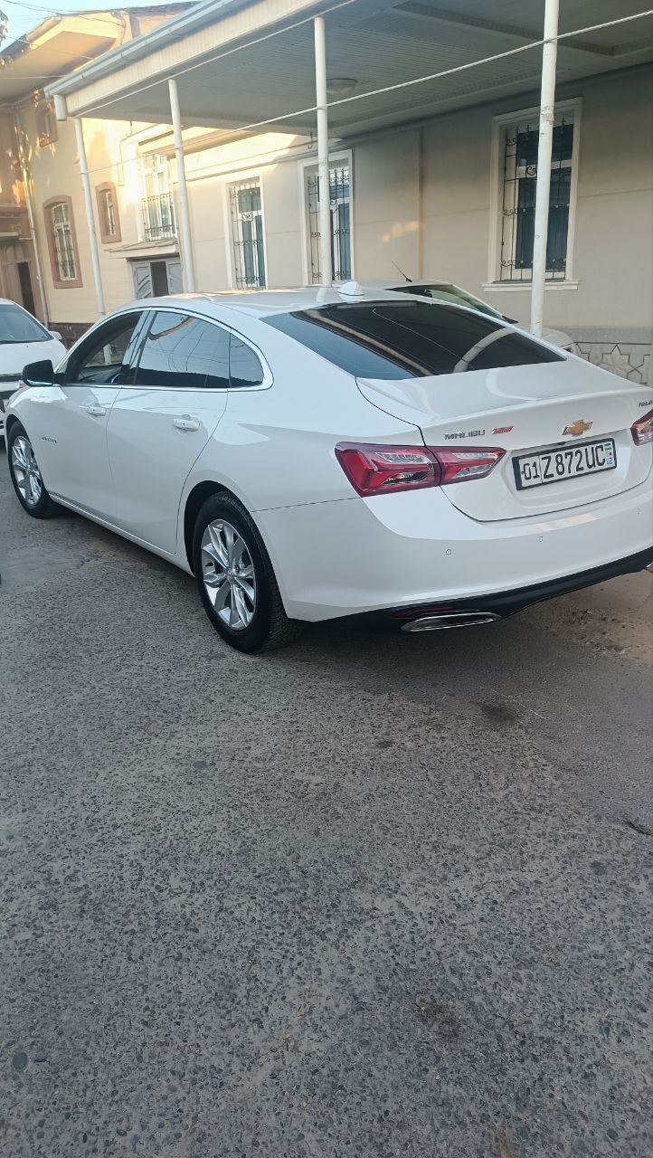 Chevrolet Malibu 2