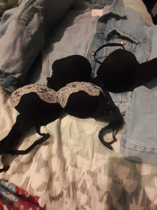Geaca de blugi damă Zara si 2 sutiene  mărime XS-S