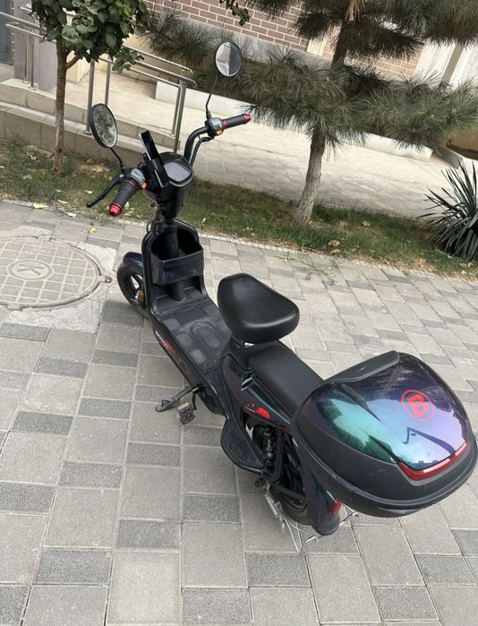 Скутер електрони  удар