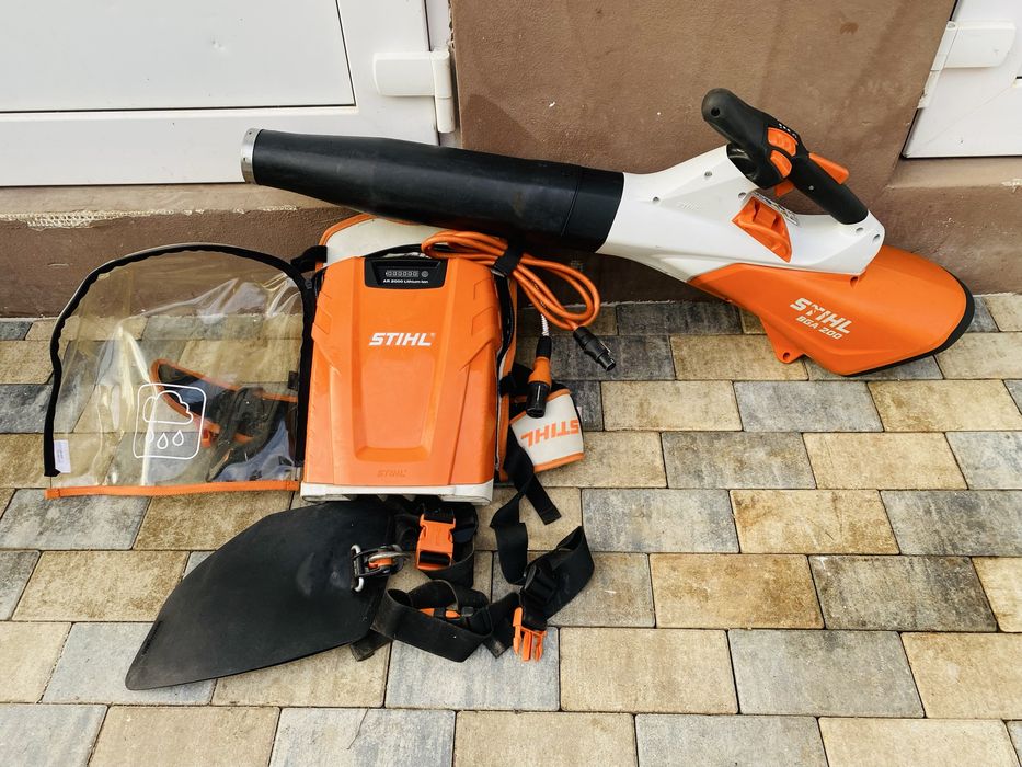 Stihl suflanta frunze BGA 200 cu acumulator