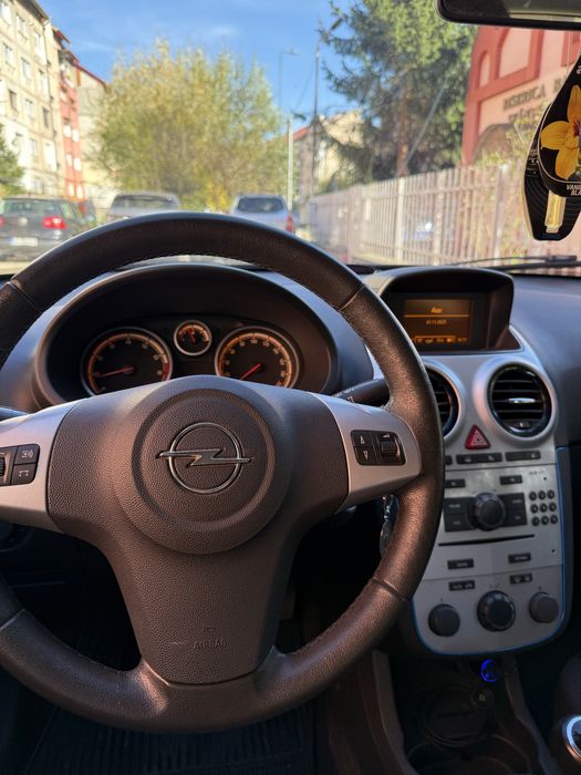 Opel Corsa D 1.2 Benzină - 2009