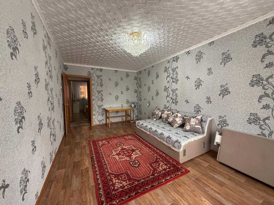 Продам 2 комнатную квартиру в 7 мкр (р-н ТД Махаббат)