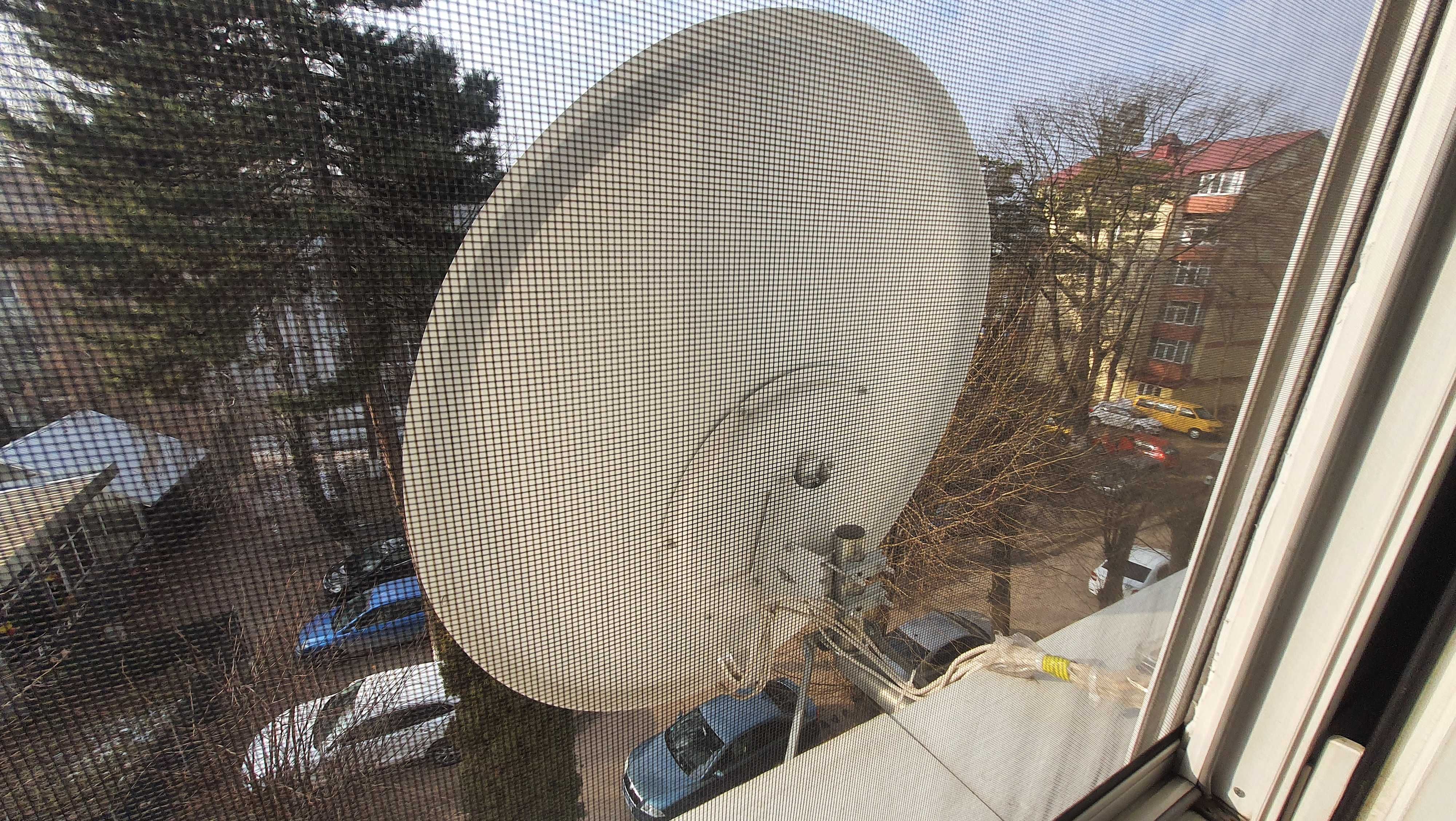 Sistem de recepție prin Satelit (antena + 2 LNB-uri)