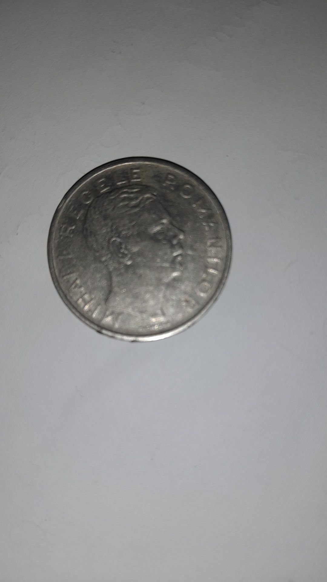 Vând monedă veche cu Mihai 1 REGELE ROMANILOR