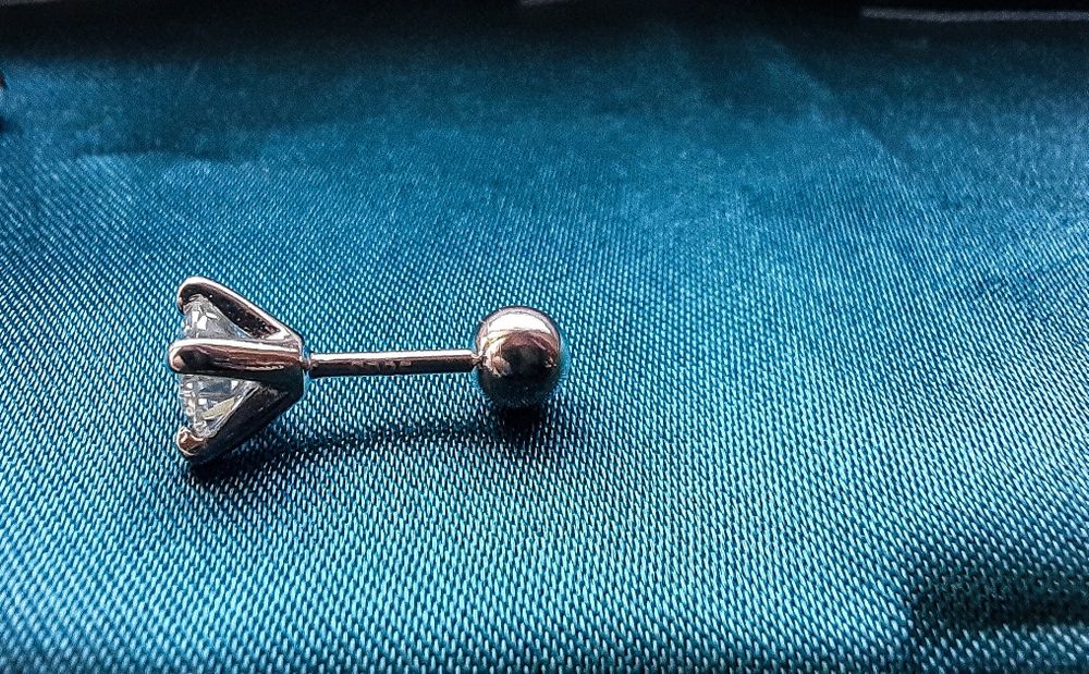 Cercei cu moissanite