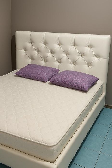 Продам двухспальную кровать