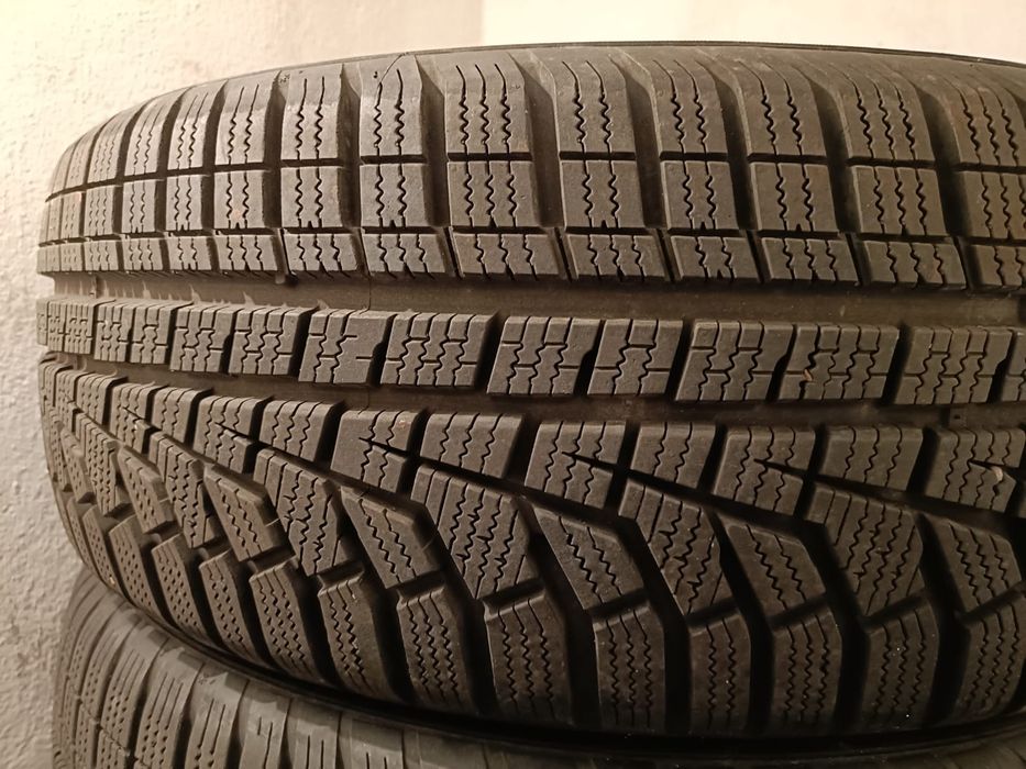 Anvelope de iarna Hankook 215 55 18