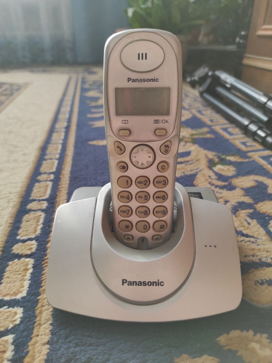 Радиотелефон Panasonic.