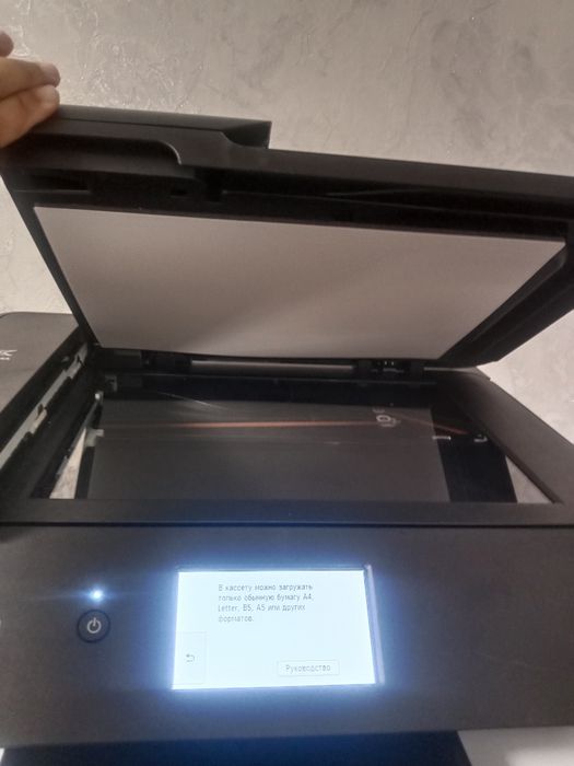 Продаю цветной принтер в отличном состоянии, есть сканер, ксерокопия