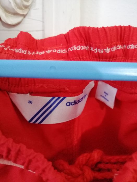 Pantaloni scurti Adidas model vechi retro dama marimea 36 S