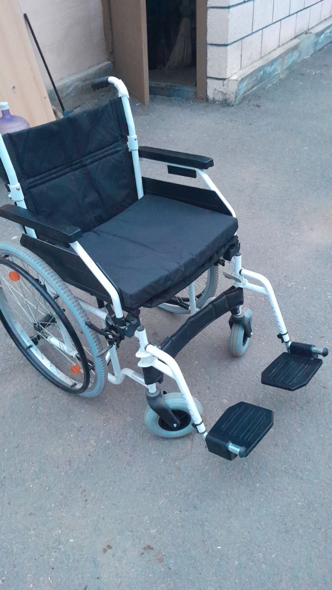 Продаётся коляска для инвалидов.