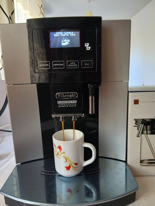 DELONGHI aparat cafea boabe si macinata