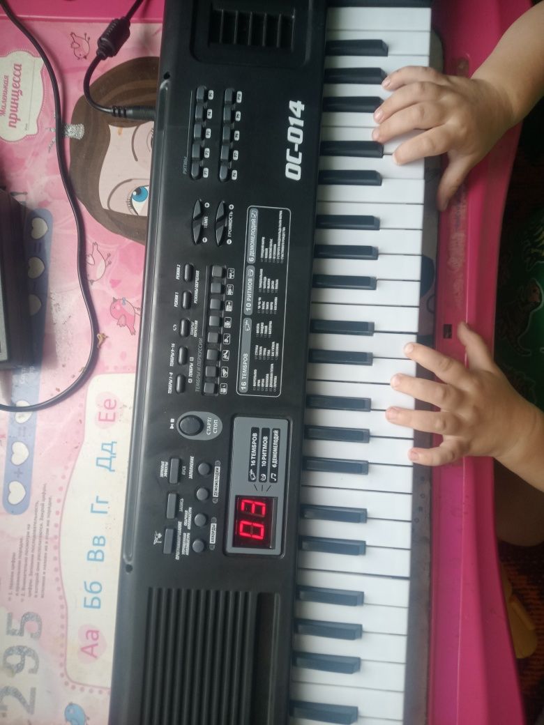 Продам сентезатор.