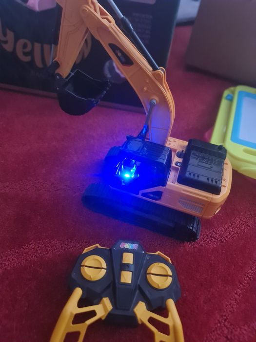 Jucarii, preturi diferite. Detalii in privat.Modific pretul pt comenzi