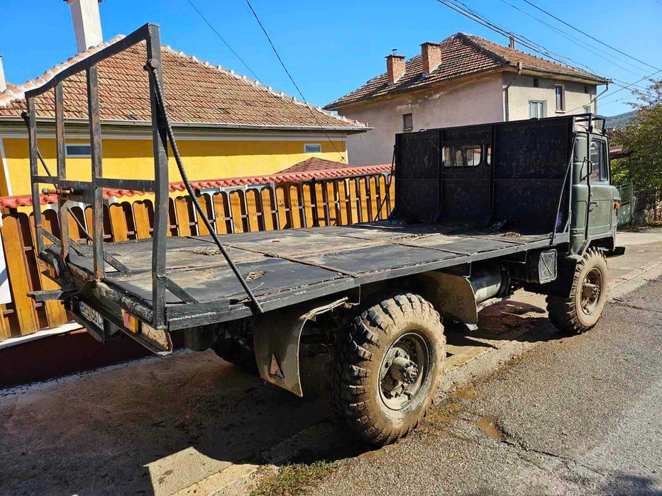 Камион ГАЗ 66 в работещо състояние.