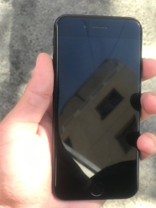 Se 2020 64gb.
