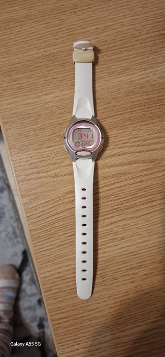 Ceas Casiorezistent la apa