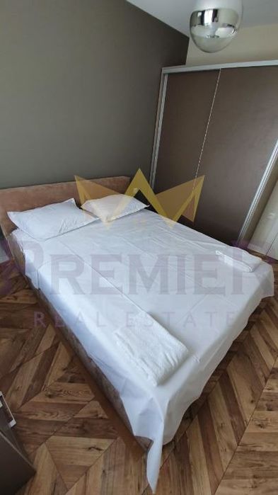 Дава се под наем Тристаен апартамент в Варна, Център - 92 кв.м за 850 € - Снимка #3