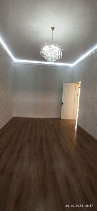 Uy sotiladi 5 xonali 6 sotihli hovli