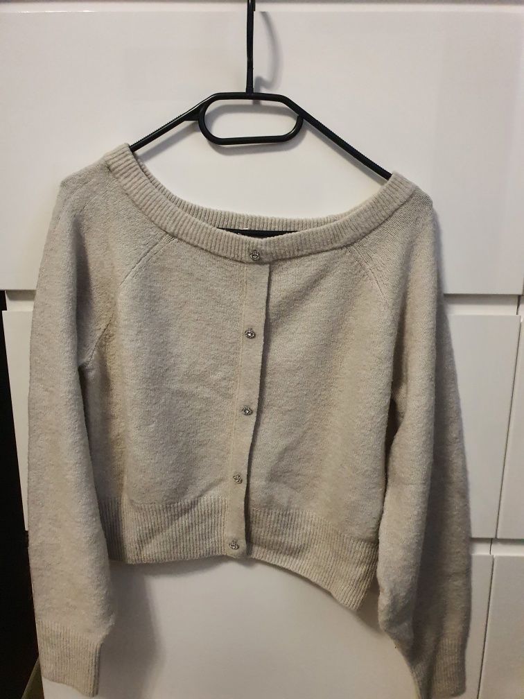 Vand bluza cu nasturi bijuterie( Zara,Bershka,Stradivarius)