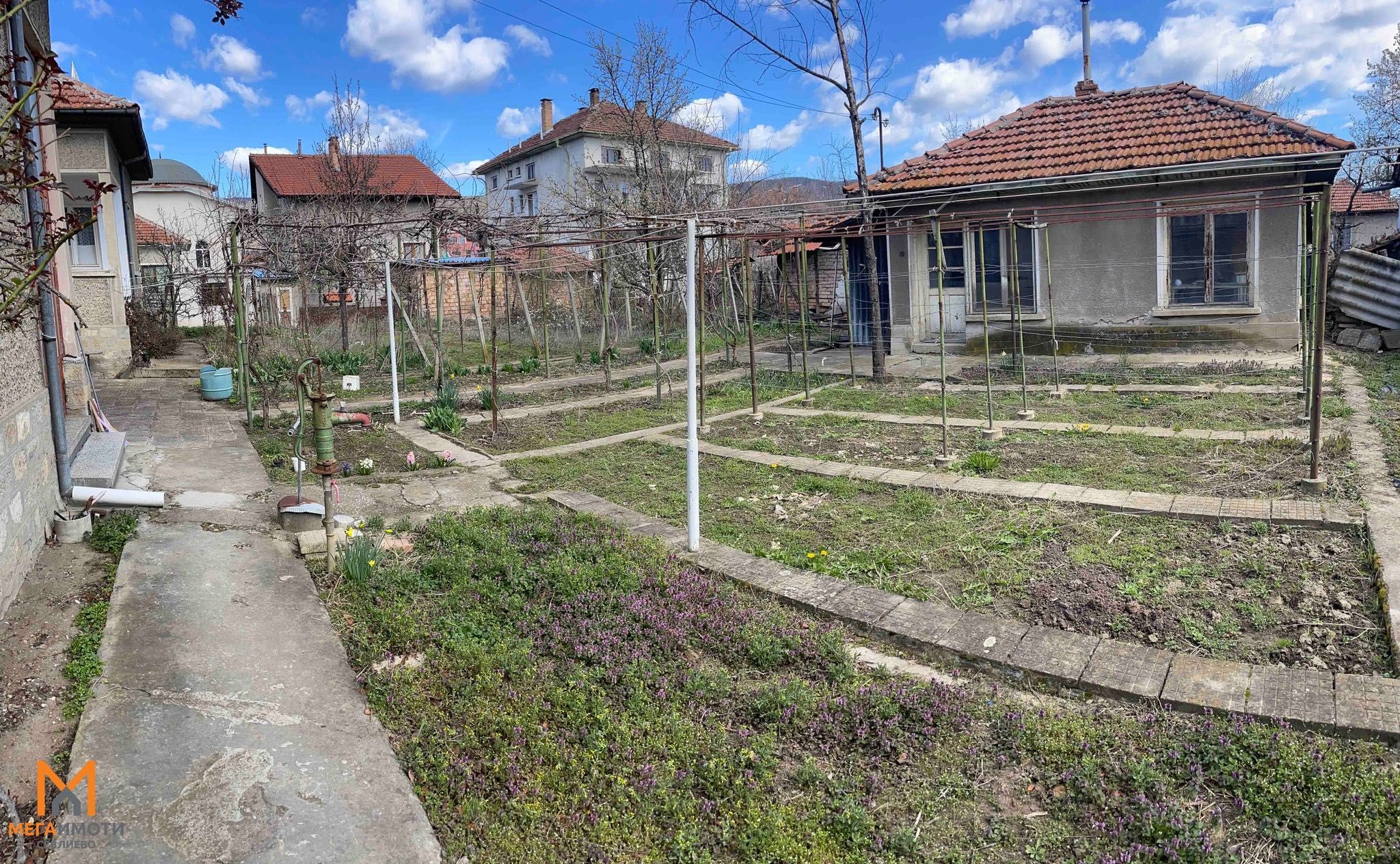КЪЩА ЗА ПРОДАЖБА -  град Севлиево